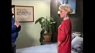 Abbey Гейл Pornstar зодож шулуун гэдсээр чимэг